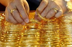Giá vàng hôm nay 28/2: Chưa tìm thấy động lực tăng giá