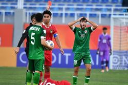 Thua đau điếng dù đá hơn người, U20 Indonesia bị CĐV đem so sánh với U20 Việt Nam