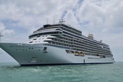 637 khách quốc tế trên tàu du lịch biển đến Nha Trang