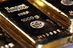 Giá vàng hôm nay 1/3: Vàng SJC phục hồi nhẹ lên mốc 66,80 triệu đồng