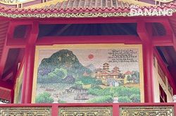 16 bức tranh gốm sứ của chùa Quán Thế Âm xác lập kỷ lục Việt Nam