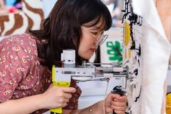 Giới trẻ Hà Nội mê mẩn thêu thảm len