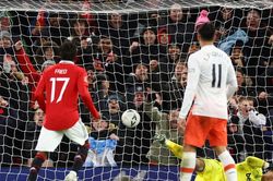 Bùng nổ với 'Fergie Time', MU ngược dòng thắng kịch tính khó tin ở FA Cup