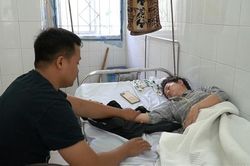 Nữ công nhân bị giám đốc đánh nhập viện trong giờ làm việc