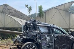 Đà Lạt: Nhiều ô tô hư hỏng sau vụ tai nạn liên hoàn trên đèo Mimosa