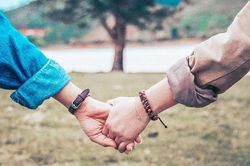 Chồng hạnh phúc, vợ hạnh phúc nhưng hôn nhân không hạnh phúc