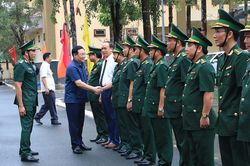 Lực lượng anh hùng trên tuyến biên giới