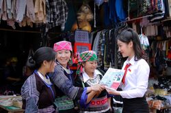 'Hoa trên đá núi' sáng ngời nét đẹp lao động