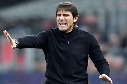 Tình thế ngược đời của HLV Conte tại Tottenham