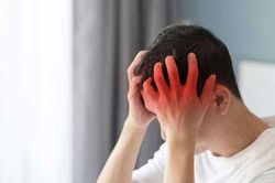Bị buồn nôn, đau đầu, chóng mặt kèm những triệu chứng này phải nhập viện ngay