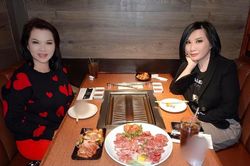 Vợ cũ Bằng Kiều hội ngộ bà xã Chí Tài, tiết lộ 1 việc cố nghệ sĩ hay làm cho vợ lúc sinh thời