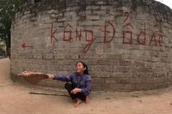 Xôn xao hình ảnh bà Tân Vlog vỡ nợ 3 tỷ, phải đi ăn xin