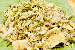 Hoa ban rất đẹp và cũng rất… ngon