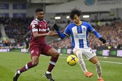Kaoru Mitoma lại tỏa sáng ở Premier League