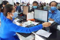 Giá cước vận tải giảm mạnh, khách quốc tế đến Việt Nam tăng cao
