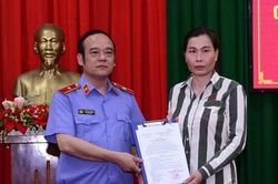 Trả tự do cho người đang chấp hành án phạt tù trái pháp luật