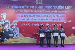Triển lãm tranh cổ động 'Xây dựng phong cách người Công an nhân dân bản lĩnh, nhân văn, vì nhân dân phục vụ'
