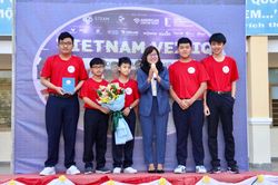 Lần đầu tiên học sinh Kon Tum được chọn thi đấu Robotics online quốc tế