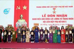 Xây dựng người phụ nữ Việt Nam thời đại mới đầy hoài bão và khát vọng