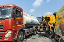 Tai nạn liên hoàn giữa 5 xe tải, Quốc lộ 1A ách tắc nghiêm trọng