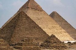 'Tia vũ trụ' hé lộ những bí mật trong Đại kim tự tháp Giza