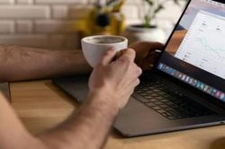 Được đề nghị ở nhà làm online, nhân viên kiện công ty vì tội 'xâm phạm gia cư'