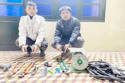 Hai kẻ liều lĩnh cắt trộm dây cáp điện