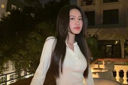 Người yêu Đoàn Văn Hậu giản dị tới trường