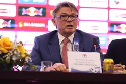 HLV Troussier: 'Tôi chấm được 14, 15 cầu thủ ở đội U20 Việt Nam'