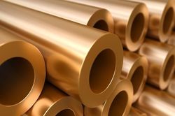 Giá vàng hôm nay 7/3/2023: Giá vàng gây bất ngờ, bật 'chế độ chờ' trước Fed, thị trường thất vọng vì Trung Quốc, vàng SJC còn thăm dò