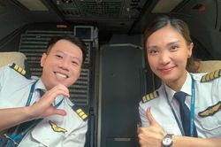 Những nữ phi công, tiếp viên nỗ lực 'chinh phục' bầu trời