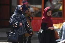 Số phụ nữ Afghanistan có việc làm giảm 25% kể từ giữa năm 2021