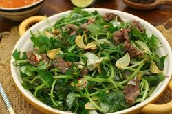 Loại rau dại mọc đầy vườn nhà là 'thần dược' chống lão hóa, trị đau khớp