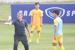 HLV Troussier: 'Nhiều cầu thủ U23 Việt Nam không thi đấu quá 10 trận trong 6 tháng qua'