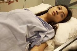 Người phụ nữ mắc ung thư, phải cắt bỏ tai chỉ vì một thói quen ai cũng tưởng sạch sẽ