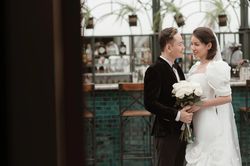 Loạt ảnh cưới lãng mạn, ngọt ngào của Tùng Dương và người vợ thứ 4