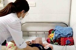 Bé trai 8 tháng tuổi bị ngộ độc Paracetamol