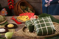 Qua Giêng nói chuyện bánh chưng