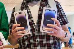iPhone độc chiếm bảng xếp hạng smartphone bán chạy nhất 2022