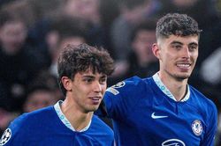VAR gây tranh cãi, Chelsea ngược dòng vào tứ kết Champions League sau 90 phút kịch tính