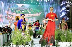 Áo dài - khát vọng và thông điệp hòa bình