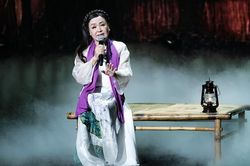 NSND Thu Hiền hát gây quỹ phẫu thuật tim cho trẻ em khó khăn