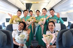 Chuyến bay đặc biệt ngày 8/3 với toàn bộ phi hành đoàn là phái đẹp
