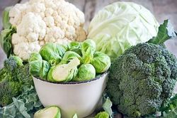 Người bị bướu cổ cần tránh ăn những gì?