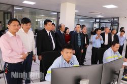 Khối thi đua các Hội đặc thù tỉnh thăm Nhà máy xi măng Xuân Thành