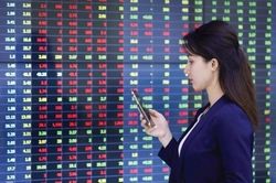 Chứng khoán hôm nay (8/3): VN-Index lội ngược dòng thành công vào cuối phiên