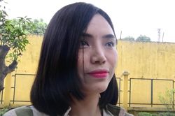 Nữ phạm nhân bật khóc khi cán bộ trại giam hát 'Gánh mẹ' trong ngày 8/3