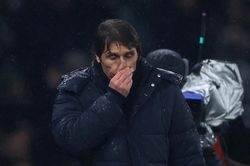 HLV Conte bị CĐV Tottenham la ó