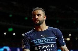 Sao Man City bị cảnh sát điều tra vì khỏa thân nơi công cộng