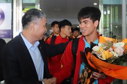 Lãnh đạo VFF ra sân bay đón U20 Việt Nam